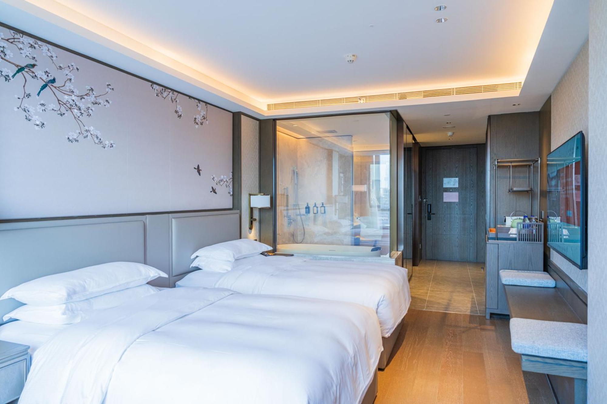 Yuexiu Hotel Guangzhou, Curio Collection By Hilton Exterior foto