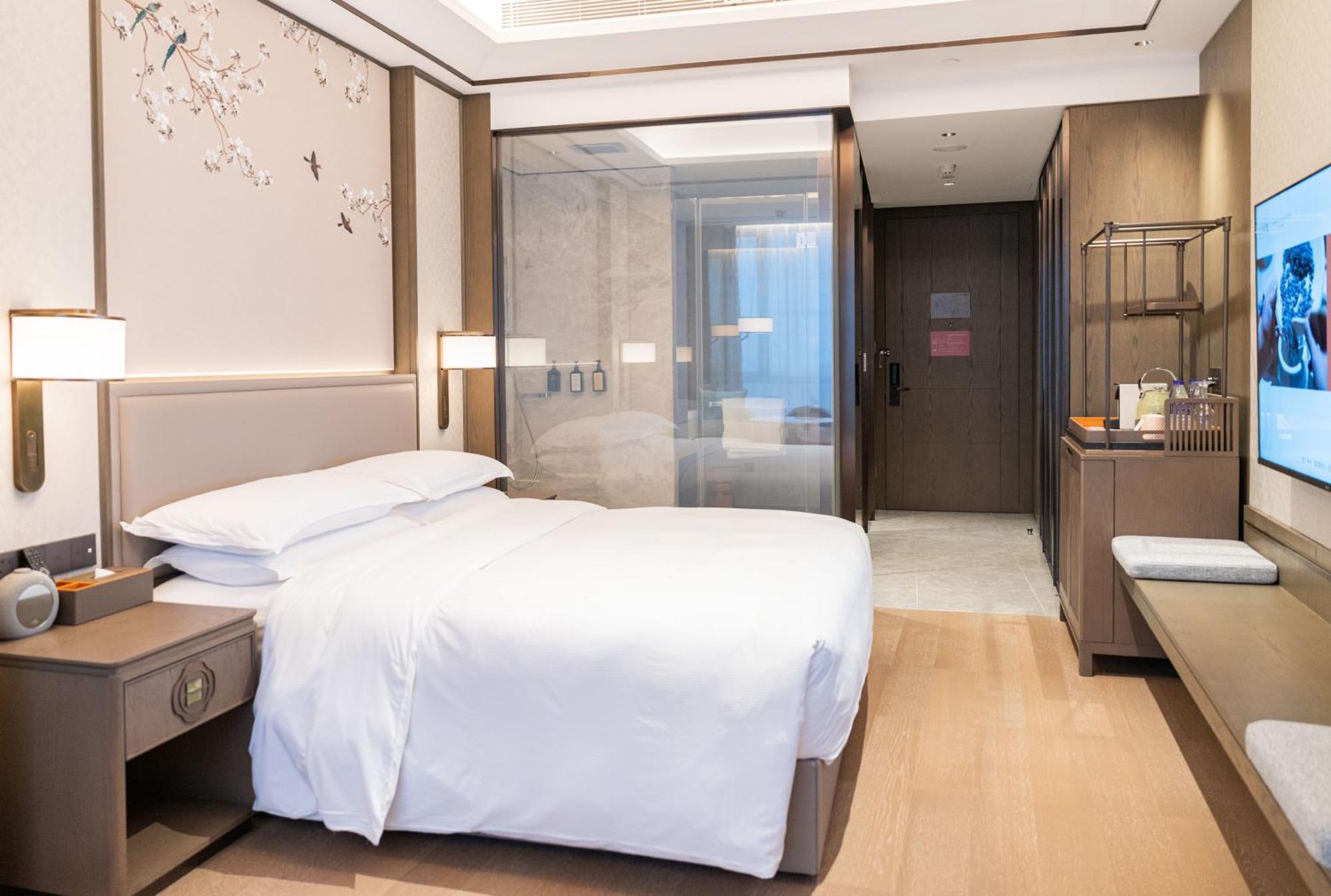 Yuexiu Hotel Guangzhou, Curio Collection By Hilton Exterior foto