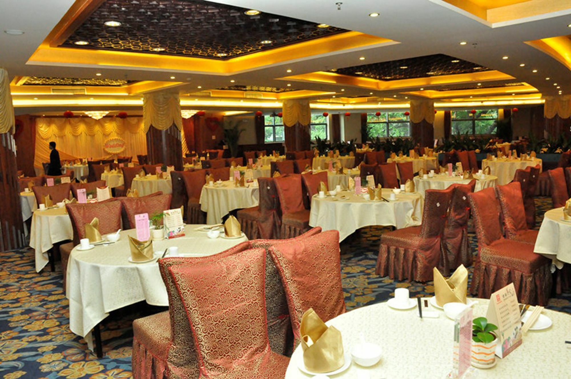 Yuexiu Hotel Guangzhou, Curio Collection By Hilton Exterior foto